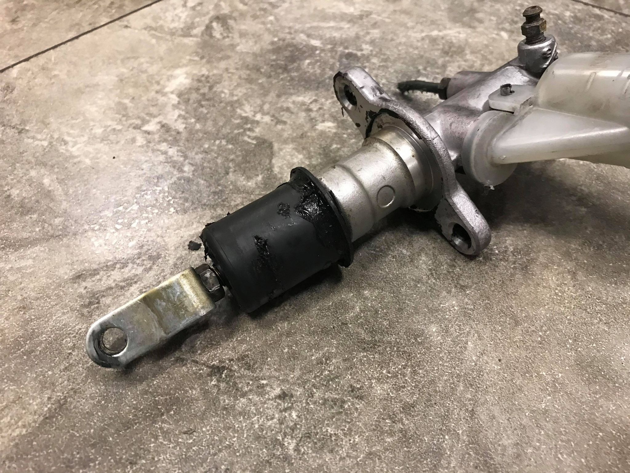 JDM 92-97 Mazda RX7 FD3S 13B Turbo OEM Clutch Master Cylinder