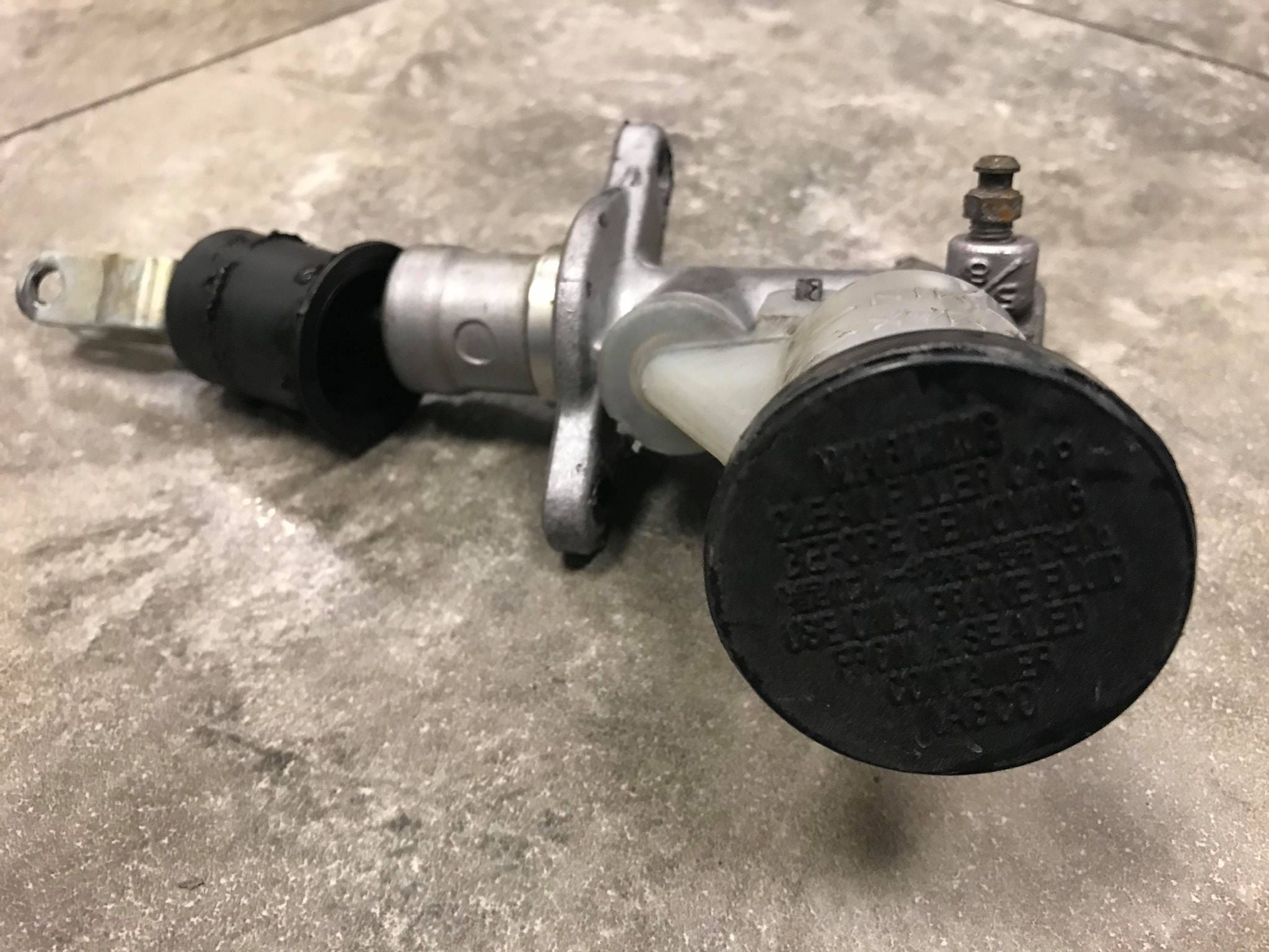 JDM 92-97 Mazda RX7 FD3S 13B Turbo OEM Clutch Master Cylinder
